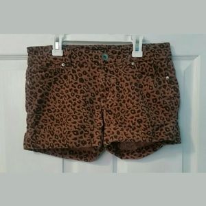 Junior's Celebrity Pink Cheetah Print Shorts, Sz 5